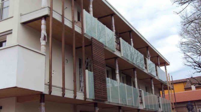 Balconi e parapetti in vetro