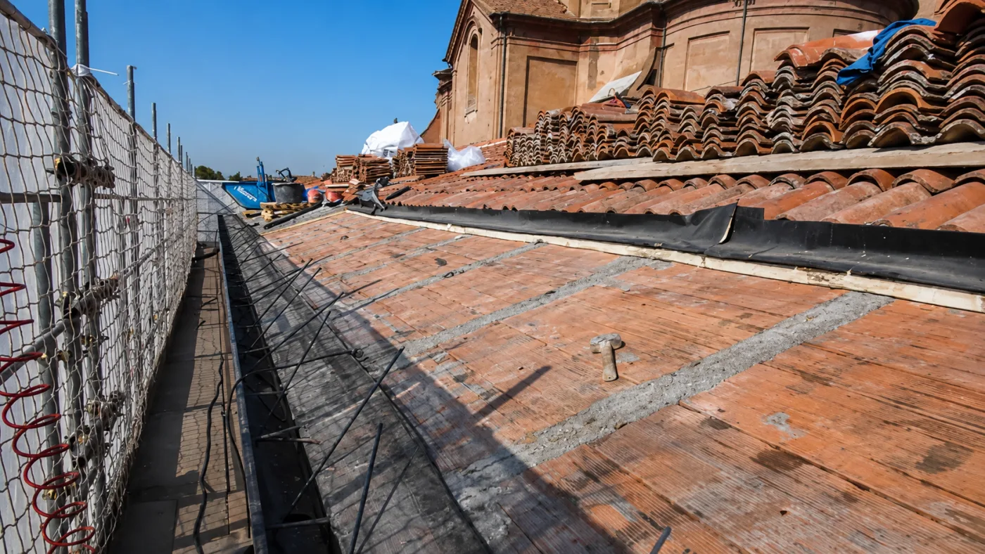 Cantiere su copertura storica