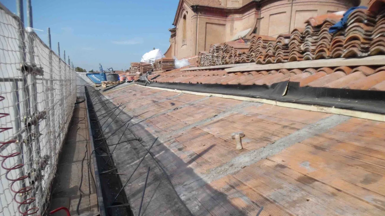 Restauro di copertura su edificio storico